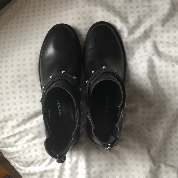 NEW Nine West Studded Cut Out Booties Boots - Picture 7 of 7